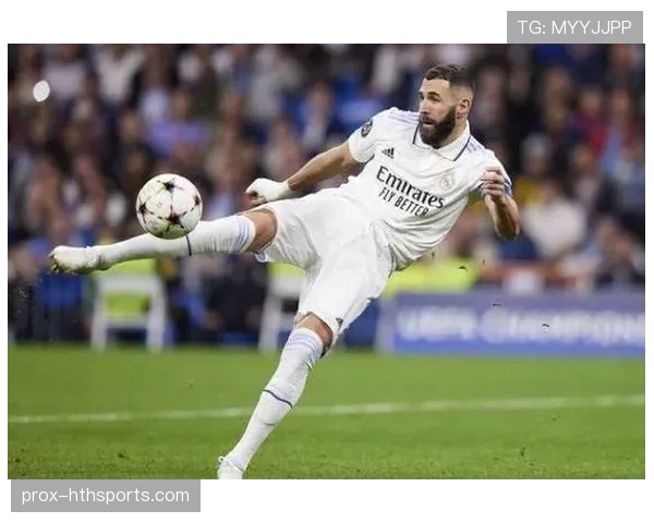 本泽马如何从辅助者蜕变为终结者：进攻角色演变的核心动因解析